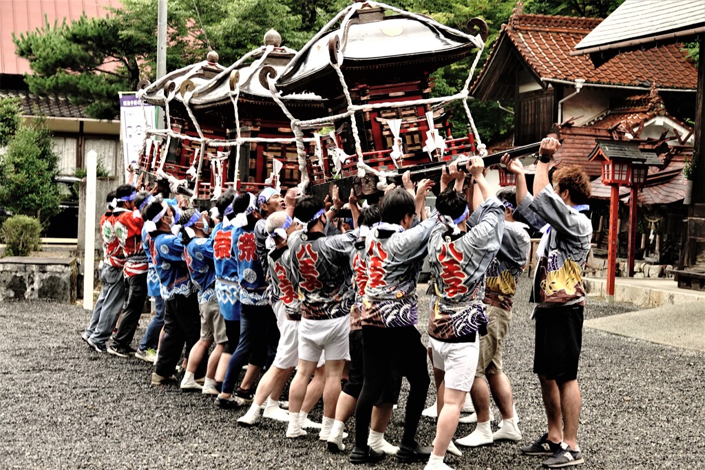 小童の祇園まつり～三体神輿