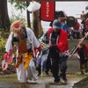 頑張る同輩～中山天神社の渡り拍子