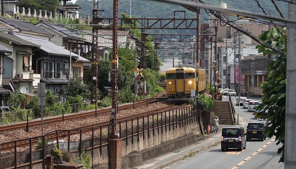 みなとまち尾道を電車が行く～