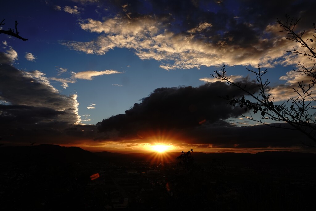 秋の夕暮れ時～神辺城跡より