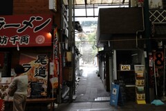 尾道本通りから持光寺への路地