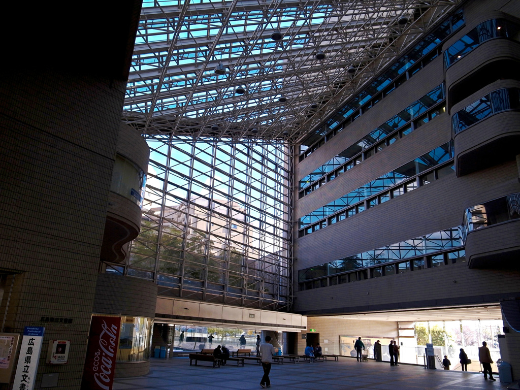 広島情報プラザ　エントランスホール