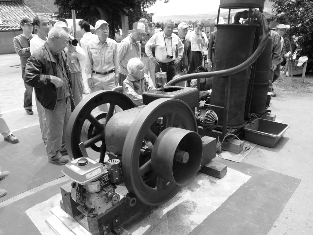 木炭ガス機関発動機
