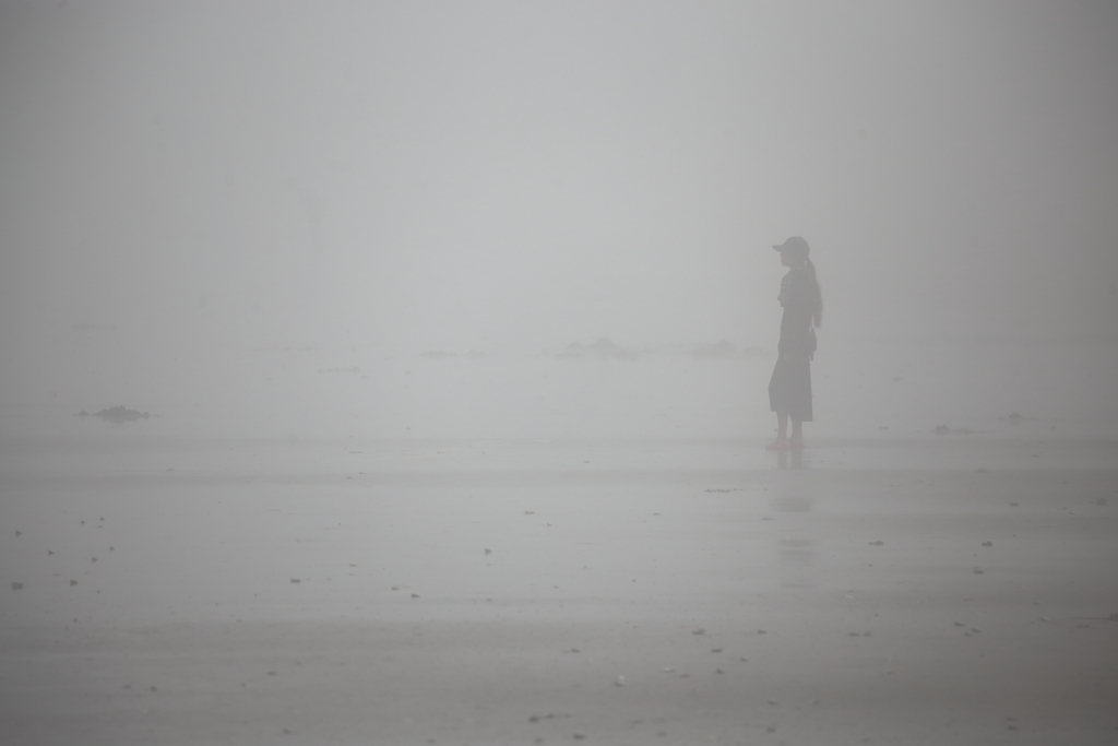 霧の浜辺