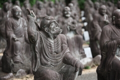 石像も痒いのです