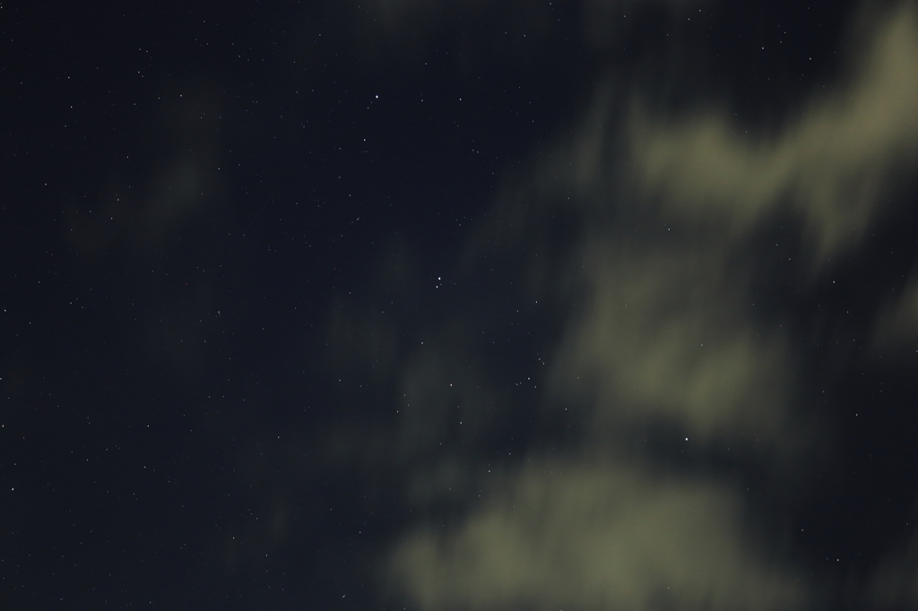 雲の向うのラブジョイ彗星
