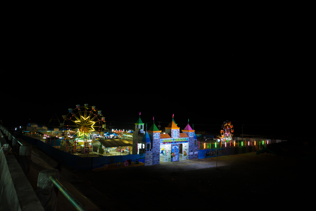 土手の遊園地