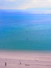 浜辺ではしゃぐin沖縄