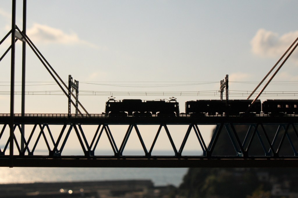 海を渡る鉄橋