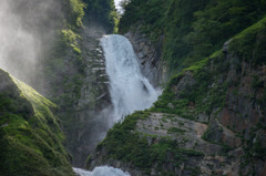 富山の滝にて