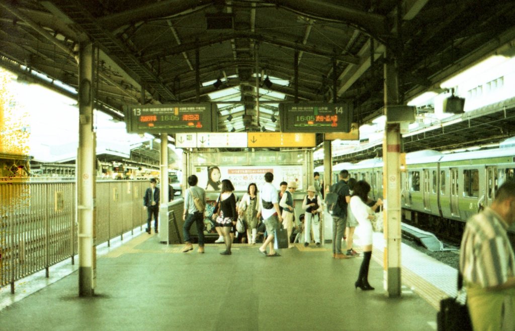 新宿駅_端から