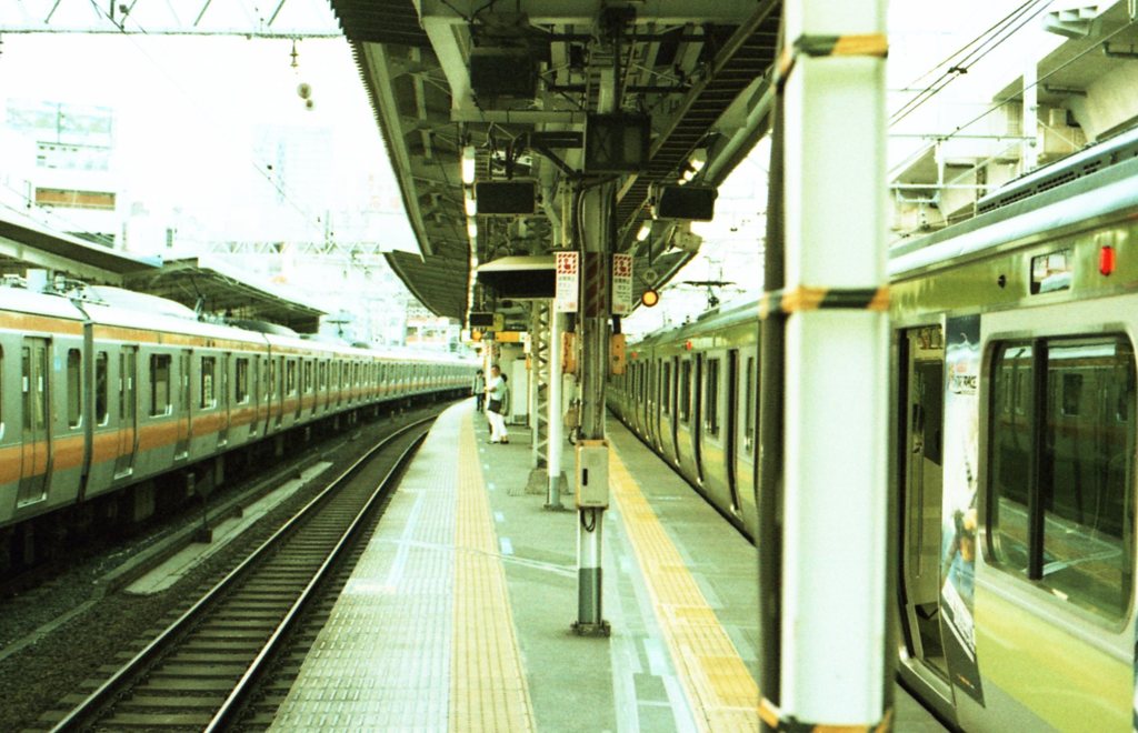 神田駅_端から
