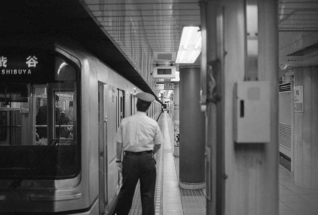 新橋駅_端から