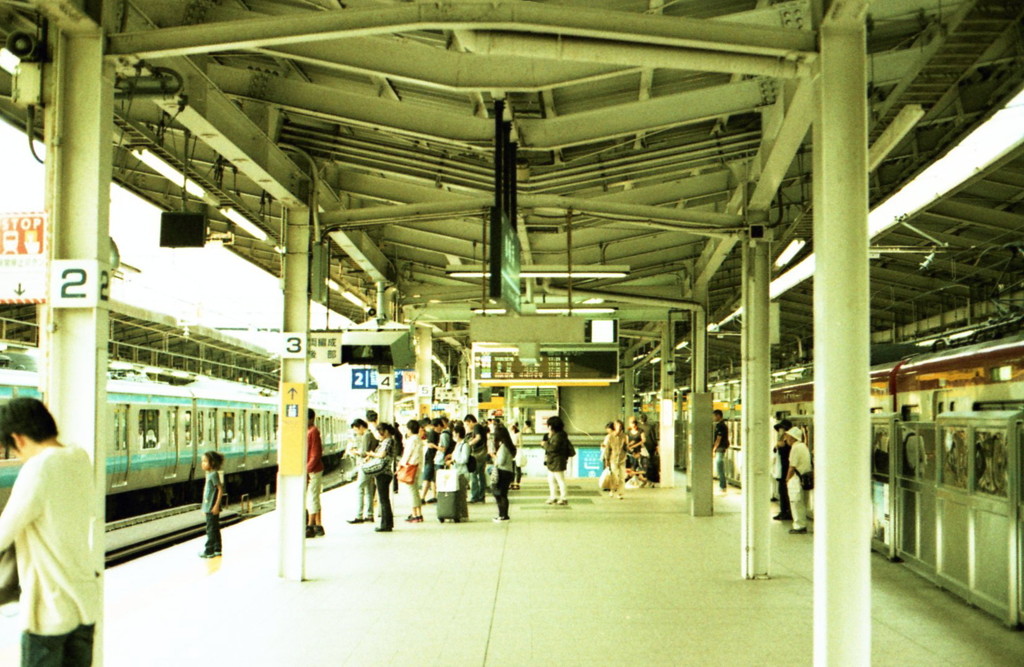 横浜駅_端から