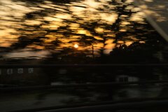 車窓の夕陽