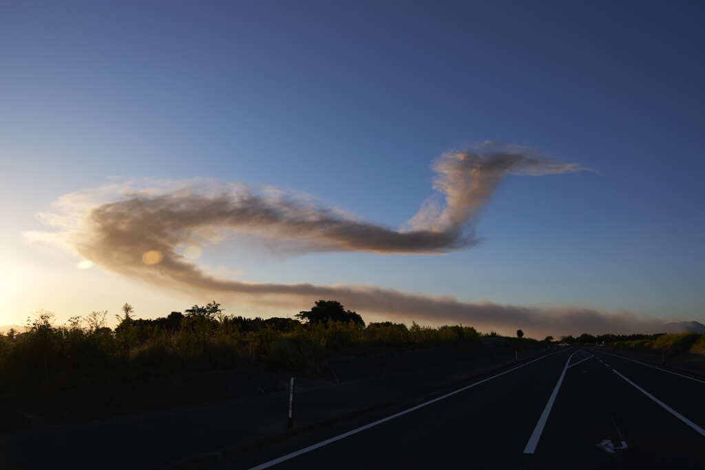 漂う火山灰