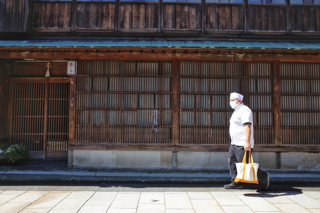 4E1D6AA6-912C-4F6F-A7A8-EA2822672F4F