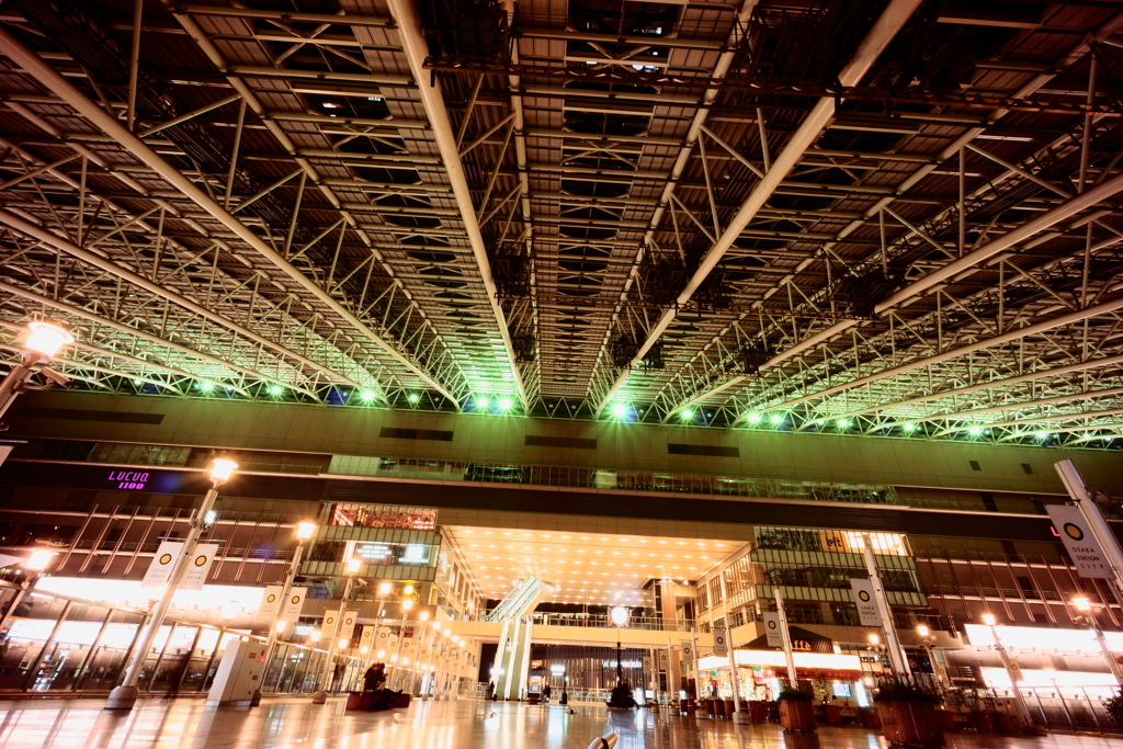 夜の屋根
