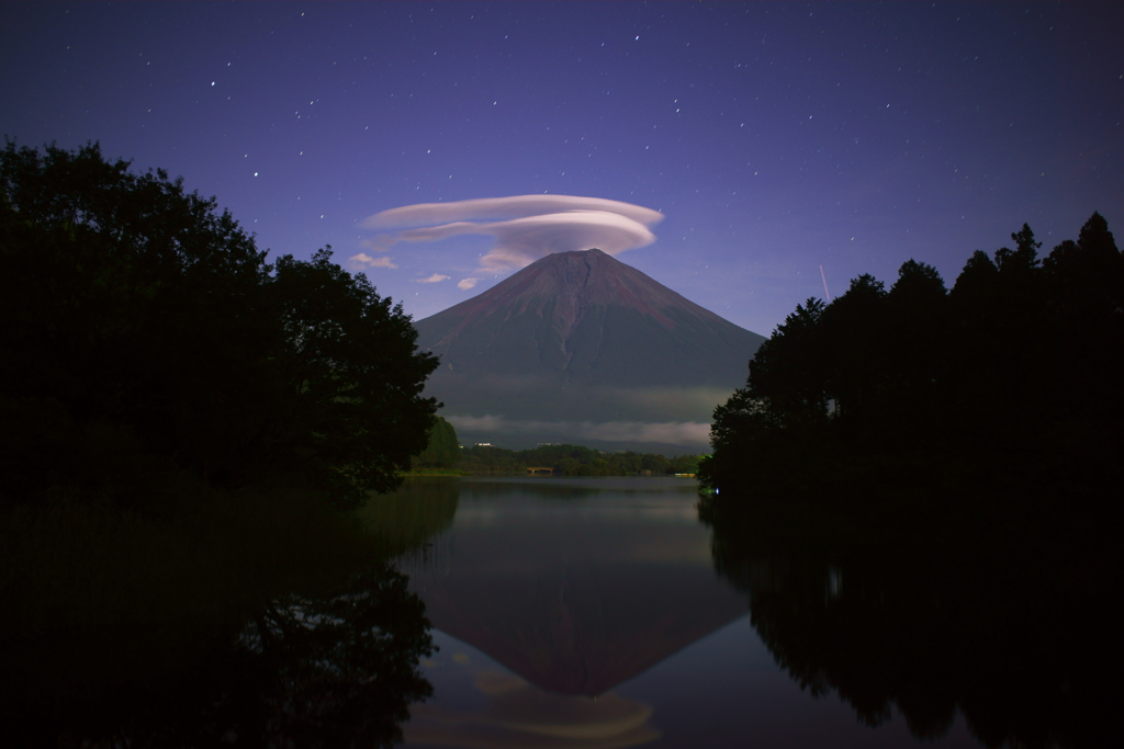 月夜の笠雲２