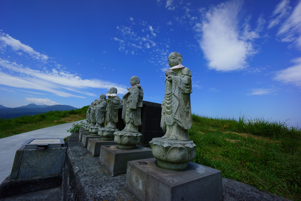 地蔵と青空