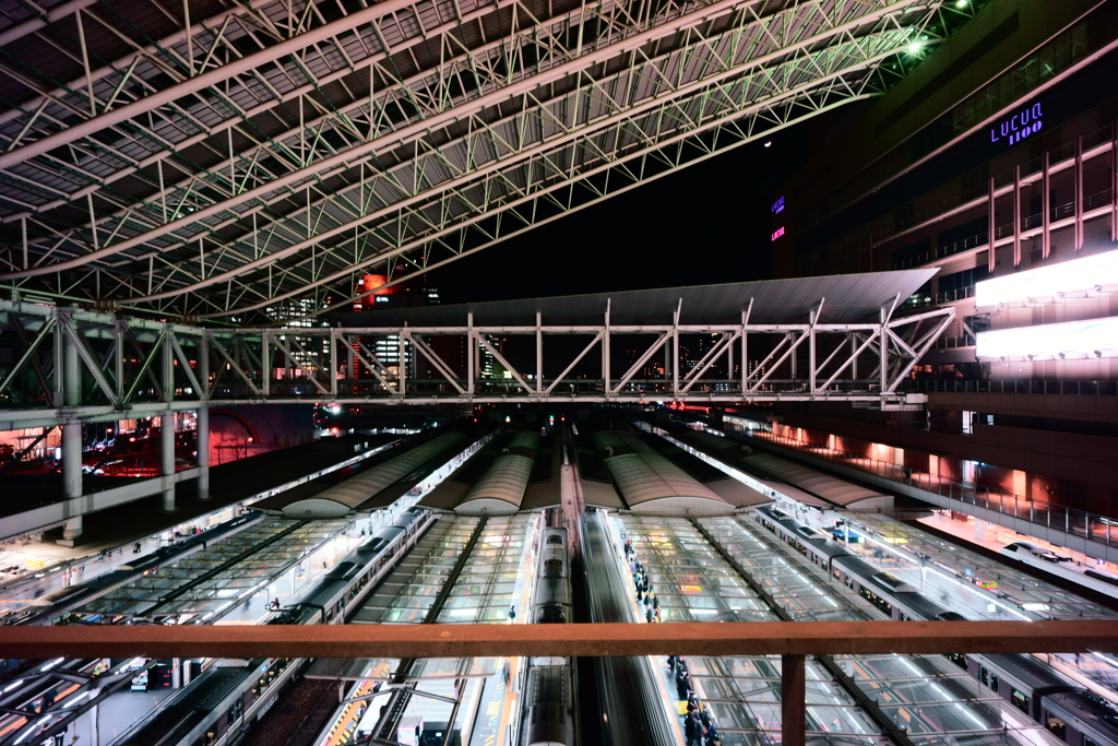 大阪駅は夜 By Suzuki ソリ男 Id 写真共有サイト Photohito