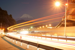 薩埵峠のふもと