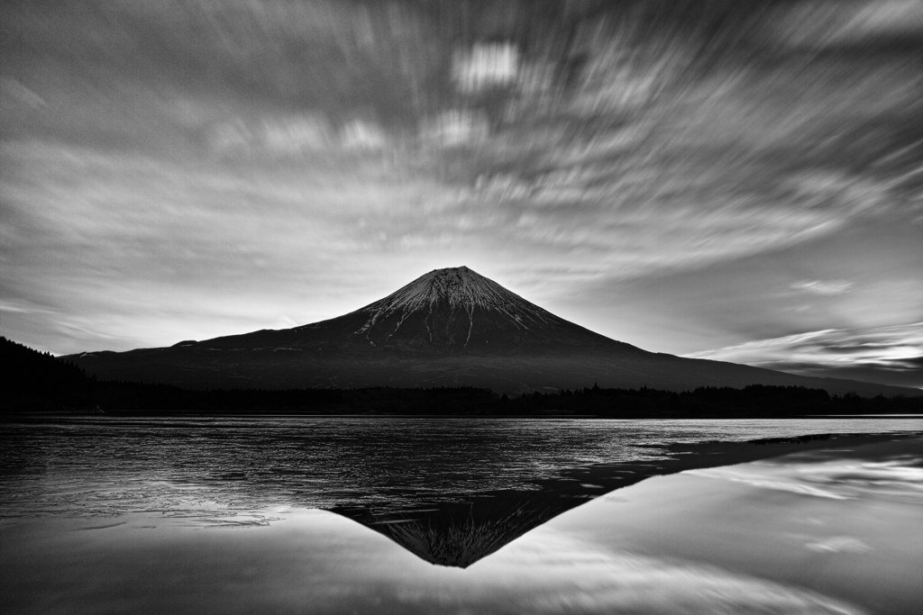 ザラついた空