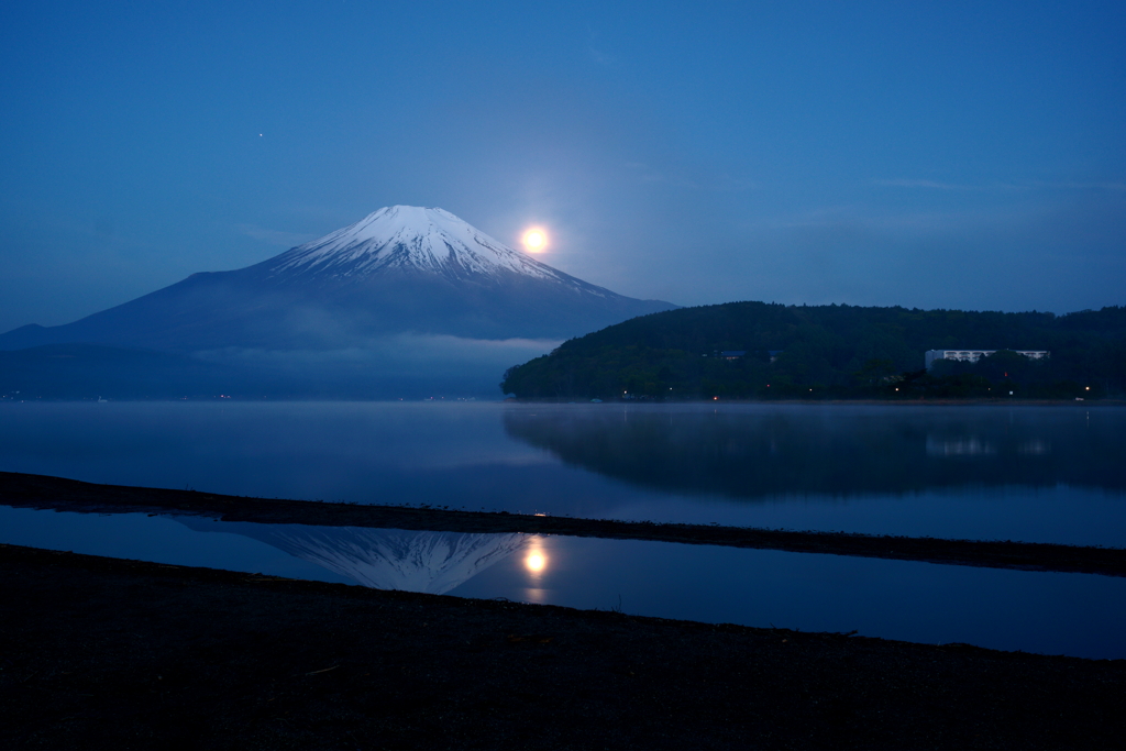 平穏な月夜