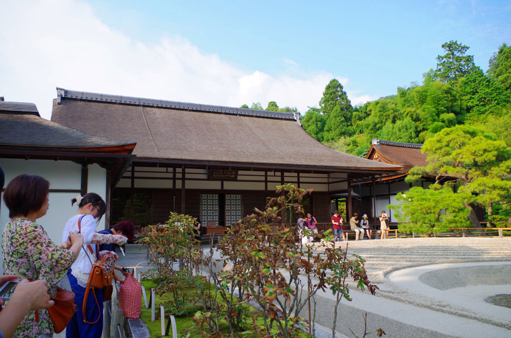 銀閣寺はやっぱり人がおおいねー