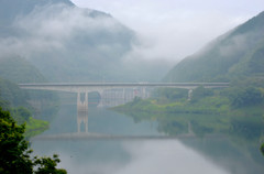 早朝の梅田湖