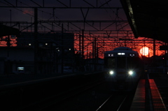 夕暮れの三島駅