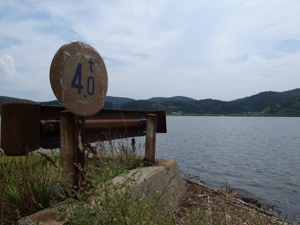４トン