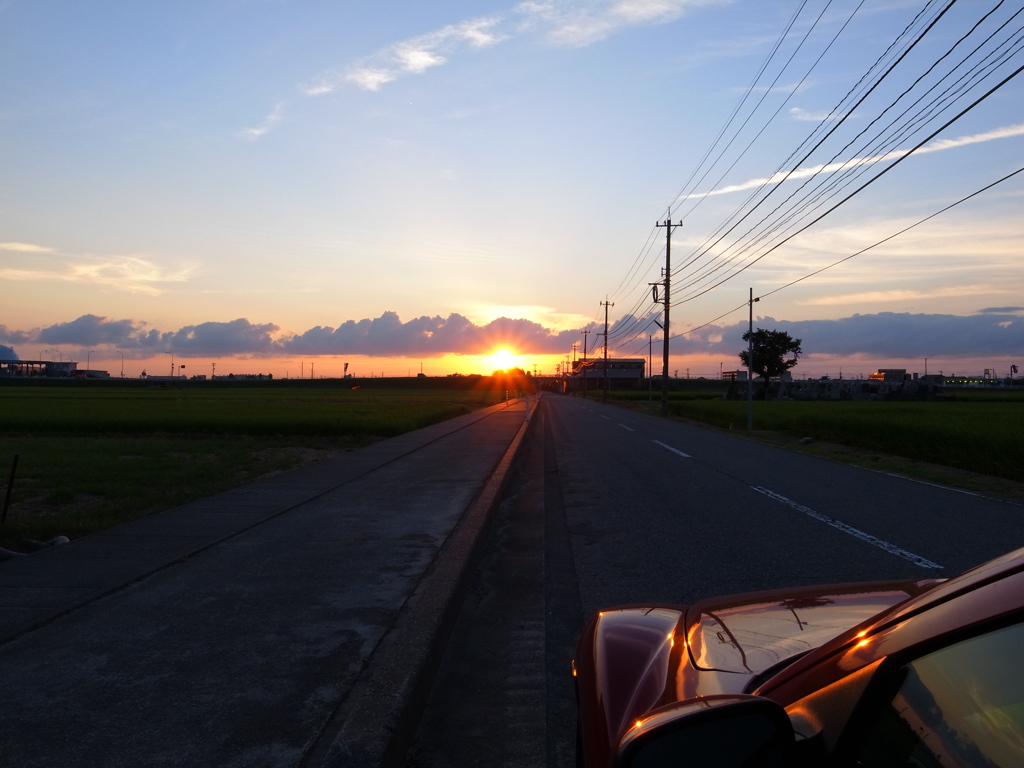8と夕日