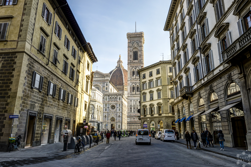 The street can watch Duomo