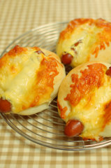 ソーセージチーズパン