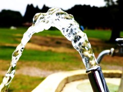 水のアーチ