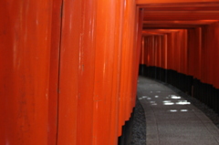朱トンネル