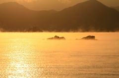 ハチ岩、温泉に浸かる