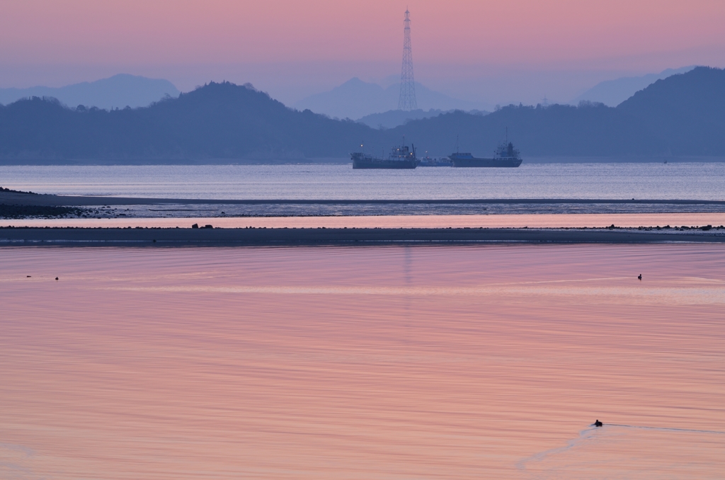 タンカーは青の中