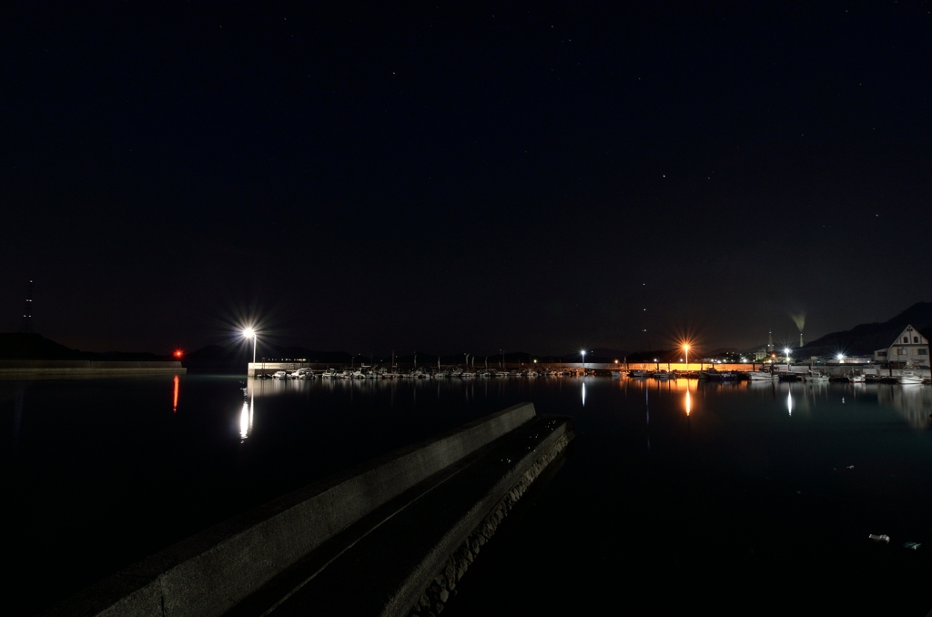 夜の二窓漁港