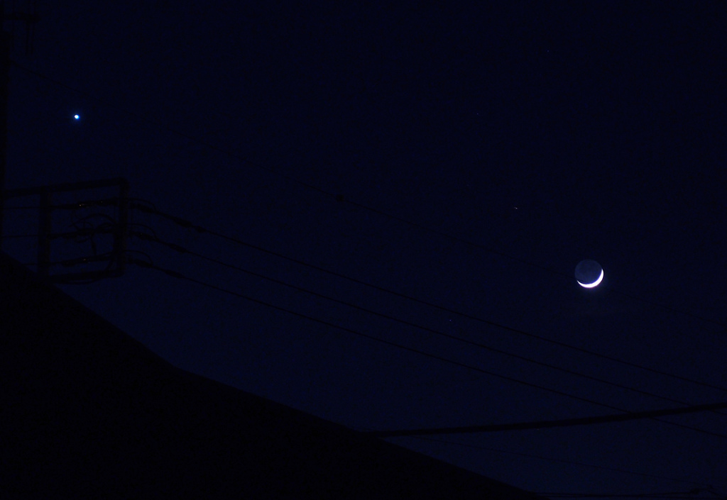 一番星 程よい距離に お月様