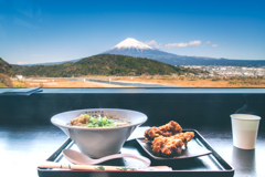 富士山を観ながら食べるラーメンかな