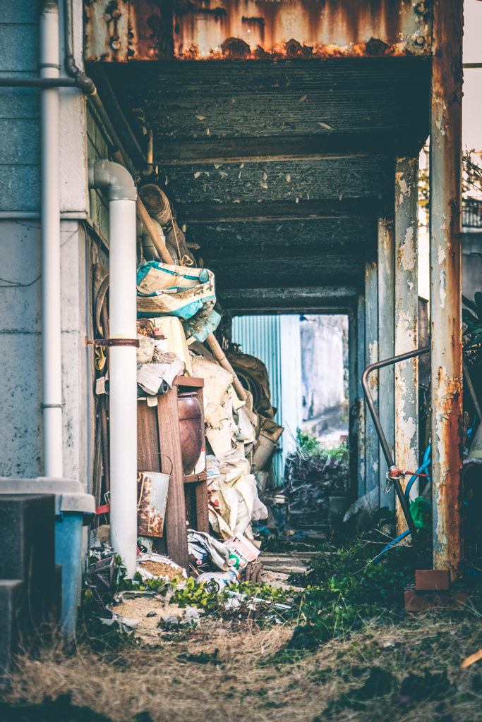 廃墟のアパート