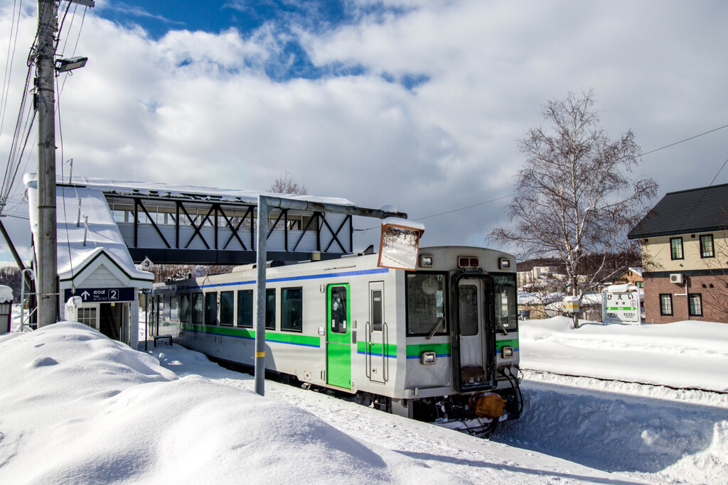 美瑛駅に到着したJR富良野線