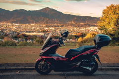 西日照らす帰路