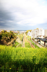 その線路の先は明るい未来 or 暗い未来？