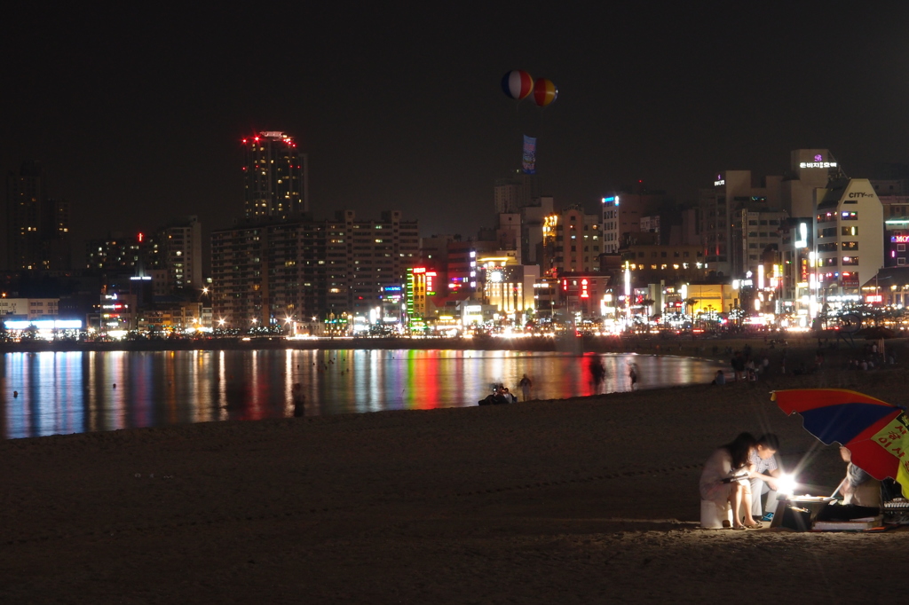 韓国釜山の海雲台ビーチの夜景