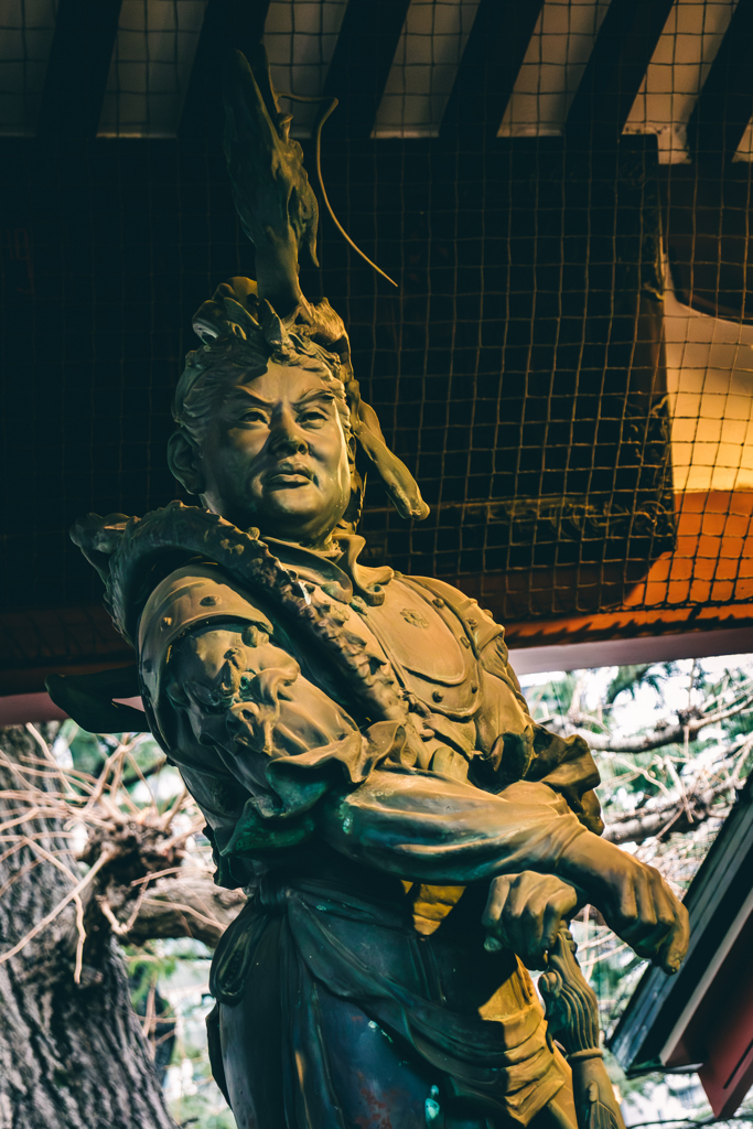 昭和の歌謡曲スターのような