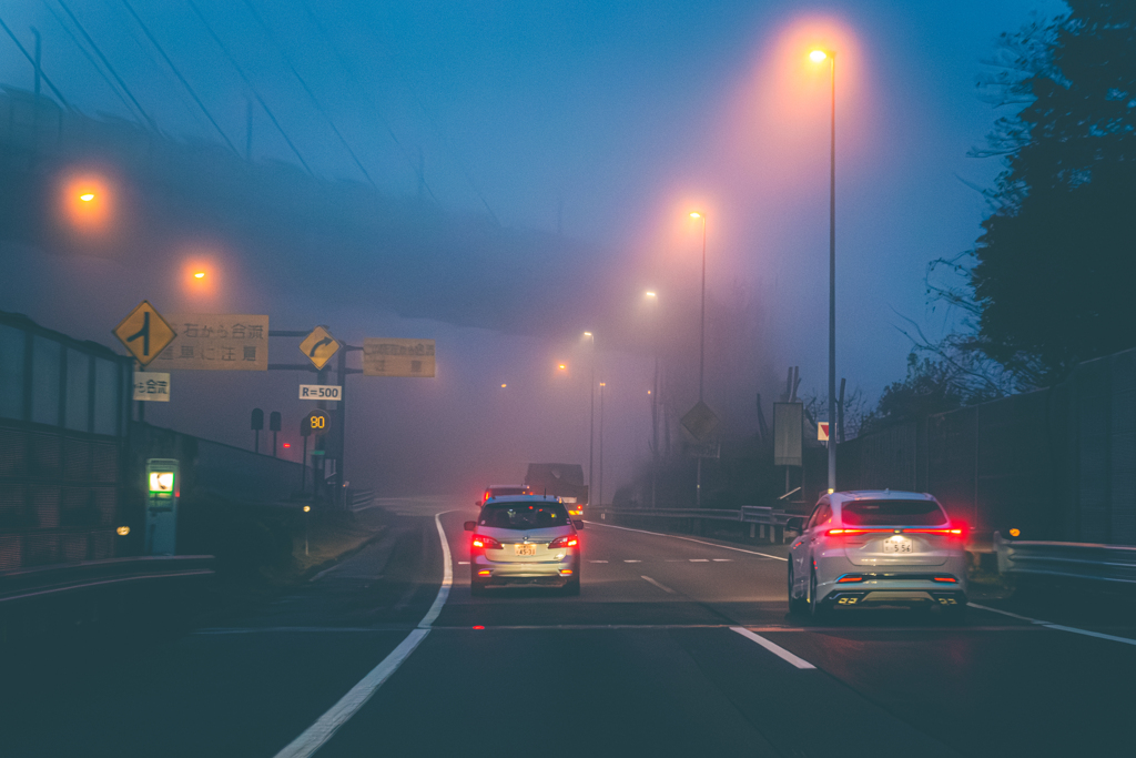 朝霧の東名高速