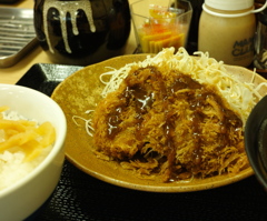 かつや